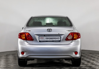 Подержанный автомобиль Toyota Corolla Sedan 2008 года (36 фото)