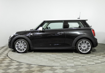 Подержанный автомобиль MINI Hatch 2015 года (8 фото)