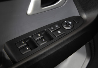 Подержанный автомобиль Kia Sportage 2011 года (22 фото)