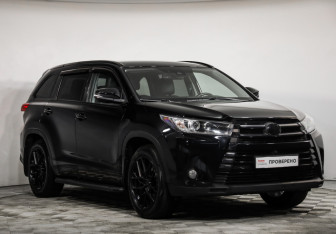Подержанный автомобиль Toyota Highlander 2018 года (3 фото)