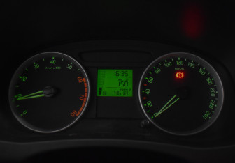 Подержанный автомобиль Skoda Fabia Wagon 2008 года (17 фото)