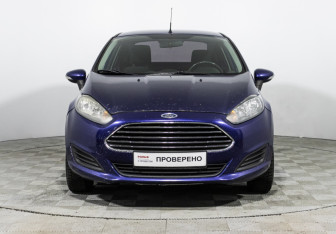 Подержанный автомобиль Ford Fiesta Sedan 2015 года (2 фото)
