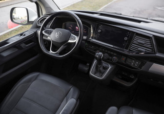 Подержанный автомобиль Volkswagen Multivan 2020 года (12 фото)