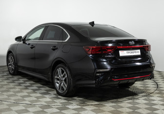 Подержанный автомобиль Kia Cerato Sedan 2021 года (7 фото)