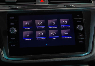 Подержанный автомобиль Volkswagen Tiguan 2019 года (14 фото)