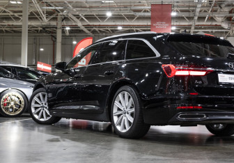 Подержанный автомобиль Audi A6 Wagon 2020 года (13 фото)