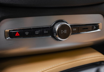 Подержанный автомобиль Volvo XC90 2019 года (21 фото)