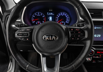 Подержанный автомобиль Kia Rio Hatchback 2021 года (16 фото)