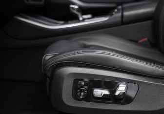 Подержанный автомобиль BMW X5 2020 года (27 фото)