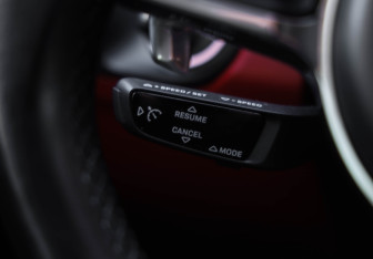 Подержанный автомобиль Porsche Cayenne 2019 года (13 фото)