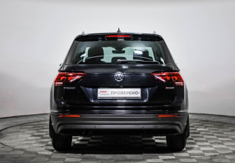 Подержанный автомобиль Volkswagen Tiguan 2019 года (6 фото)