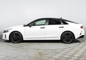 Подержанный автомобиль Kia K5 2021 года (8 фото)