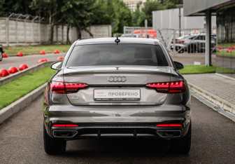 Подержанный автомобиль Audi A4 Sedan 2021 года (7 фото)