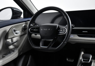 Подержанный автомобиль Chery Arrizo 8 2023 года (15 фото)