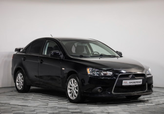 Подержанный автомобиль Mitsubishi Lancer Sedan 2010 года (3 фото)
