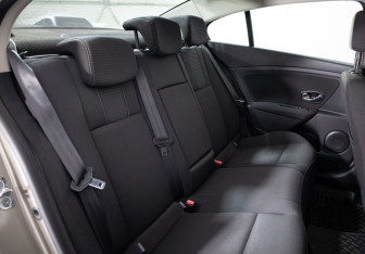 Подержанный автомобиль Renault Fluence 2012 года (19 фото)