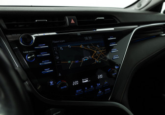 Подержанный автомобиль Toyota Camry Sedan 2020 года (16 фото)