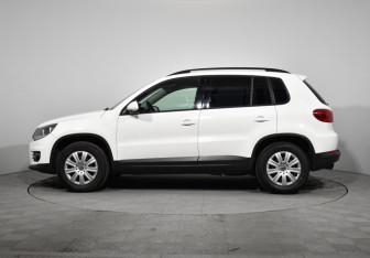 Подержанный автомобиль Volkswagen Tiguan 2012 года (8 фото)