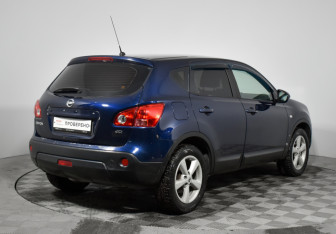 Подержанный автомобиль Nissan Qashqai 2008 года (5 фото)