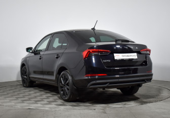 Подержанный автомобиль Skoda Rapid Liftback 2021 года (7 фото)