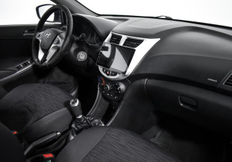 Подержанный автомобиль Hyundai Solaris Sedan 2015 года (13 фото)