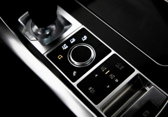Подержанный автомобиль Land Rover Range Rover Sport 2014 года (15 фото)