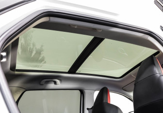 Подержанный автомобиль Changan UNI-S 2024 года (20 фото)