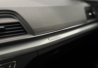 Подержанный автомобиль Audi Q5 2019 года (21 фото)