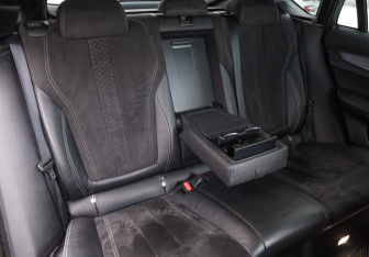 Подержанный автомобиль BMW X6 2017 года (28 фото)