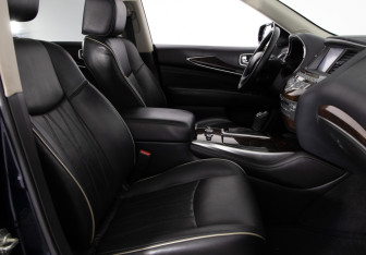 Подержанный автомобиль Infiniti QX60 2018 года (12 фото)