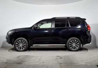 Подержанный автомобиль Toyota Land Cruiser Prado 2019 года (8 фото)