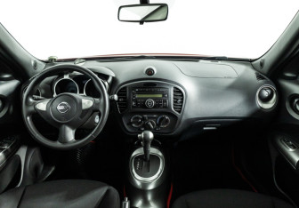 Подержанный автомобиль Nissan Juke 2014 года (13 фото)