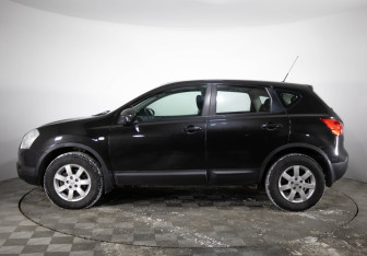 Подержанный автомобиль Nissan Qashqai 2008 года (8 фото)