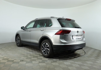 Подержанный автомобиль Volkswagen Tiguan 2018 года (8 фото)