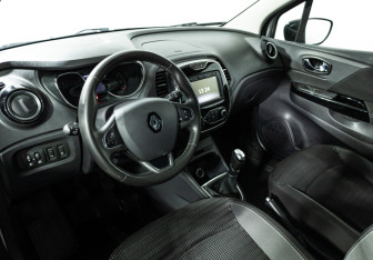 Подержанный автомобиль Renault Kaptur 2019 года (11 фото)