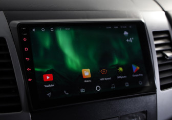 Подержанный автомобиль Mitsubishi Outlander 2011 года (13 фото)