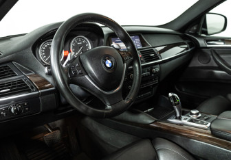 Подержанный автомобиль BMW X6 2009 года (11 фото)