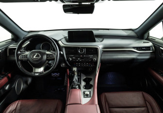 Подержанный автомобиль Lexus RX 2017 года (13 фото)