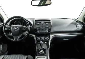 Подержанный автомобиль Mazda 6 Liftback 2010 года (13 фото)