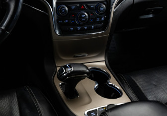 Подержанный автомобиль Jeep Grand Cherokee 2014 года (13 фото)