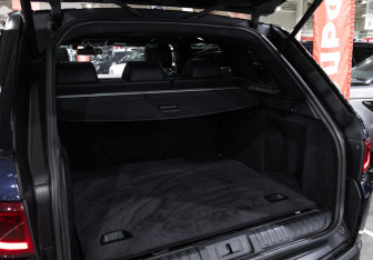 Подержанный автомобиль Land Rover Range Rover Sport 2016 года (32 фото)