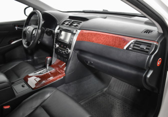 Подержанный автомобиль Toyota Camry Sedan 2014 года (12 фото)