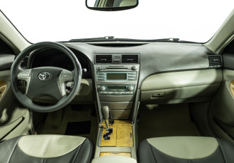 Подержанный автомобиль Toyota Camry Sedan 2006 года (13 фото)