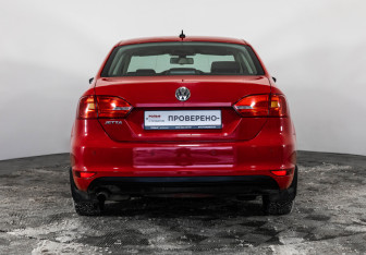 Подержанный автомобиль Volkswagen Jetta Sedan 2012 года (6 фото)