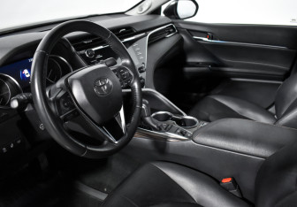Подержанный автомобиль Toyota Camry Sedan 2020 года (9 фото)