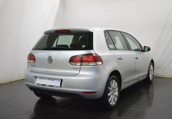 Подержанный автомобиль Volkswagen Golf Hatchback 2011 года (5 фото)