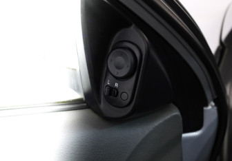 Подержанный автомобиль Chevrolet Lacetti Wagon 2007 года (15 фото)