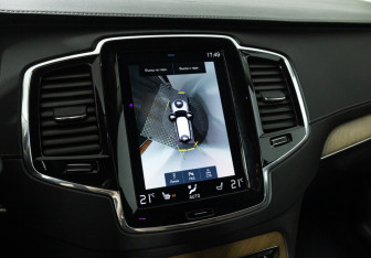 Подержанный автомобиль Volvo XC90 2019 года (17 фото)