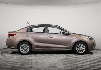 Подержанный автомобиль Kia Rio Sedan 2020 года (4 фото)