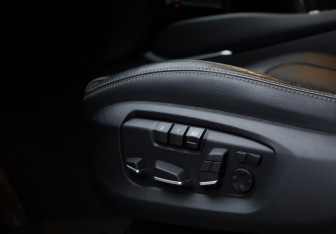 Подержанный автомобиль BMW X6 2018 года (24 фото)